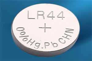 Was ist eine LR44 -Batterie?